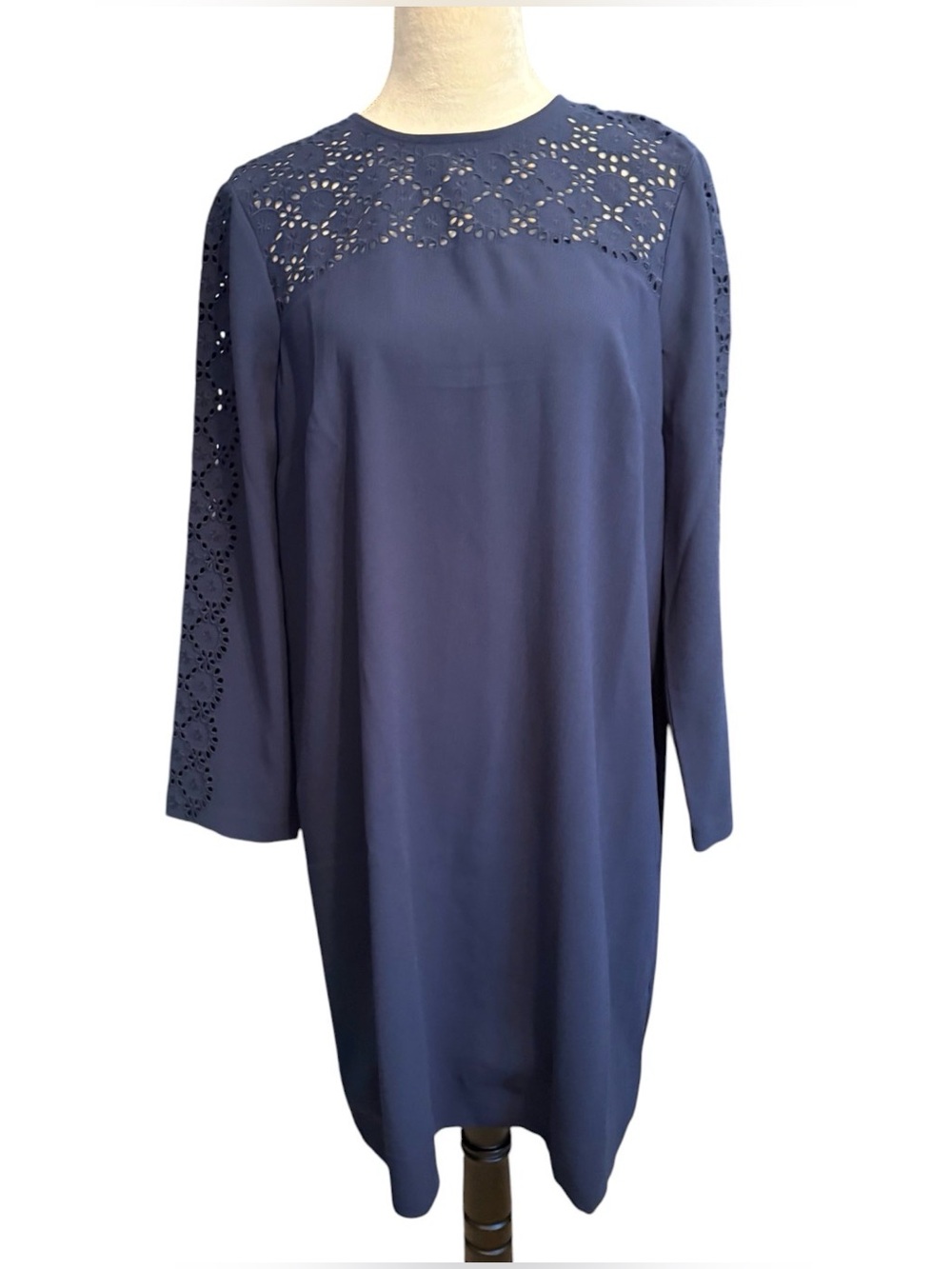 NWT - J.Crew Laser-cut eyelet dress in 365
crepe-AK222 - Picture 5 of 7